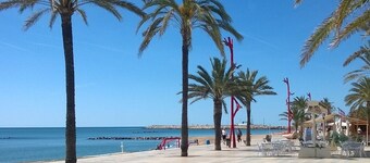 Spacious apartment 400 m from Vinaros beach