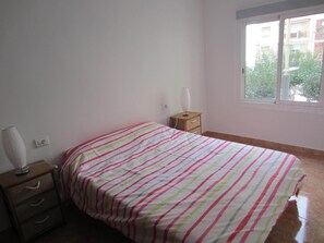 Iron/ironing board, bed sheets - Spacious apartment 400 m from Vinaros beach (Vinaròs)