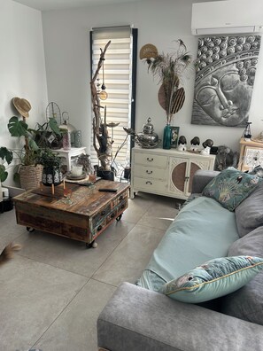 Smart TV - House with pool near the sea (La Garde)