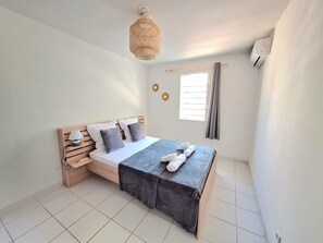 Bügeleisen/Bügelbrett, WLAN, Bettwäsche