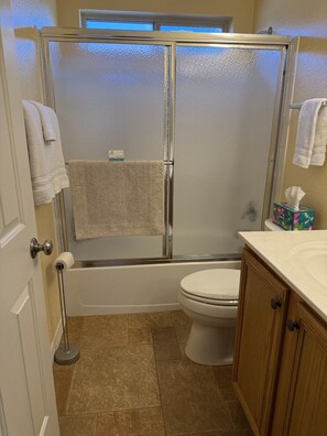 Shower, hair dryer, towels, soap - Mexican Sage is truly your Tucson oasis. 3 BR, 2 BA, private pool & hot tub. (Tucson)