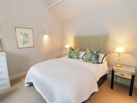 Cottage | 1 bedroom, individually decorated, individually furnished, free WiFi