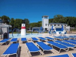 Terrace/patio - Golf Cart, Resort Pools, Sandy Beach, Pickleball (Michigan City)