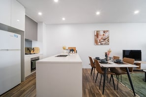 Dining - Resort-Style 2BR Escape Pool, Gym, Sauna, Parking (Rosebery)