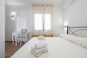 Room, 1 Double Bed | Free WiFi - AffittaSardegna - Euforbia Complex (Siniscola)