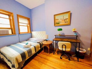 Iron/ironing board, WiFi, bed sheets - Upper West Side 2BR • Work-From-Home Ready • Ideal 1–4 Month Stay (New York)