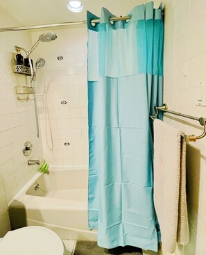 Hair dryer, towels, soap, toilet paper - Upper West Side 2BR • Work-From-Home Ready • Ideal 1–4 Month Stay (New York)