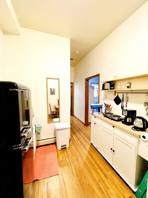 Microwave - Upper West Side 2BR • Work-From-Home Ready • Ideal 1–4 Month Stay (New York)