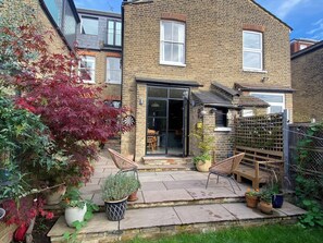 Exterior - Spacious house & large garden in Leytonstone, perfect for families & groups (London)
