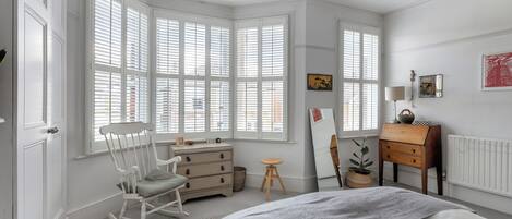 4 sovrum, strykjärn/strykbräda, wi-fi och sängkläder