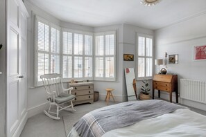 4 bedrooms, iron/ironing board, WiFi, bed sheets - Spacious house & large garden in Leytonstone, perfect for families & groups (London)