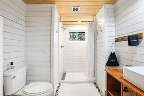 Hair dryer, towels - New Listing I Mountain Views I Luxury Cabin I Beautiful Design<br>Host has over 300 5 star reviews with Amelia Island Properties (Cashiers)