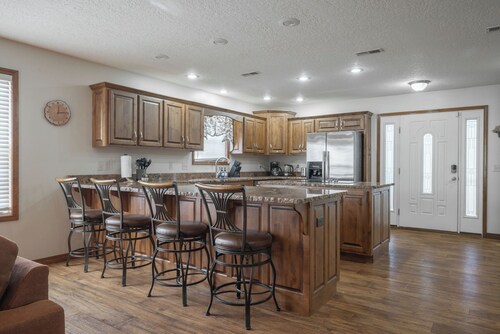 Indoor Pool in Central Joplin