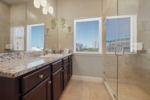 Hair dryer, towels, soap, toilet paper - Sun, Sand & Savings - Steps to the Beach - Huge Early Bird Discounts (Miramar Beach)
