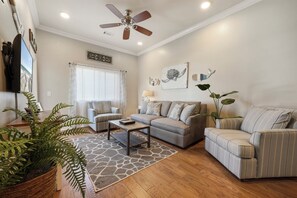 TV - Sun, Sand & Savings - Steps to the Beach - Huge Early Bird Discounts (Miramar Beach)
