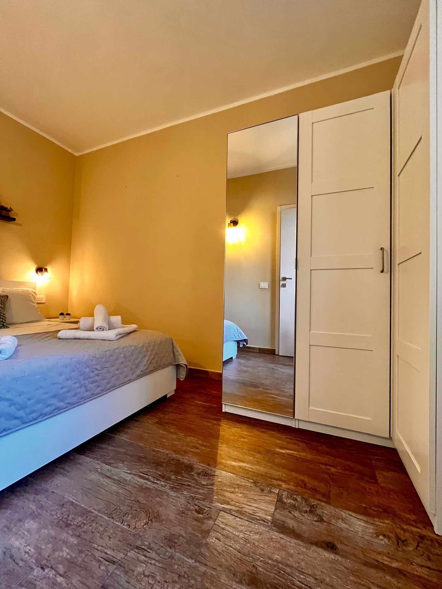 Iron/ironing board, free WiFi, bed sheets