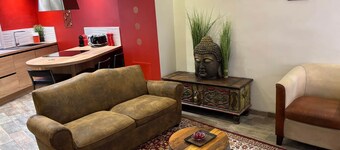 Historic center, bright & Modern & AC