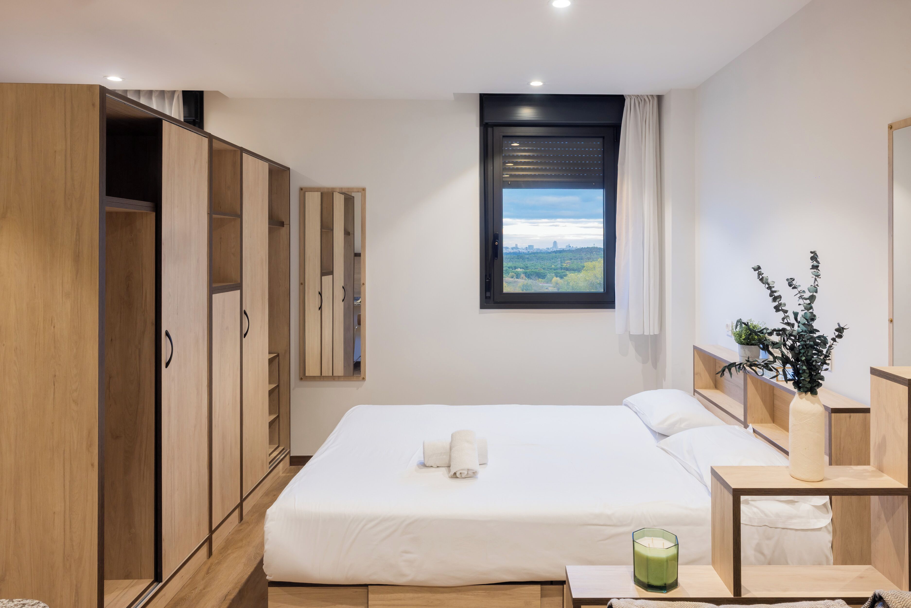 Desk, laptop workspace, free WiFi