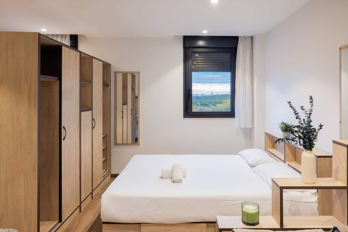 Desk, laptop workspace, free WiFi