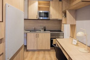 Desk, laptop workspace, free WiFi - Stephouse Pozuelo Europa (Pozuelo de Alarcon)