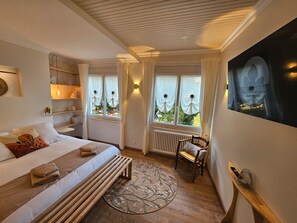 Room - Holiday Home “Gîte Du Chasselas” with Wi-Fi (PRAYSSAS)