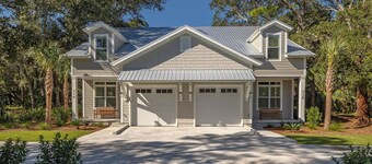 Seafarer Lodge - 2 properties - one roof one price!