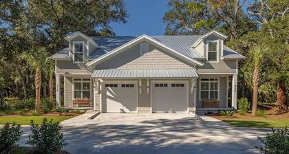 Seafarer Lodge - 2 properties - one roof one price!