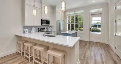 Seafarer Lodge - 2 properties - one roof one price!