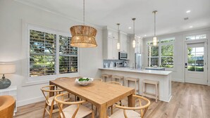 Dining - Seafarer Lodge - 2 properties - one roof one price! (Jekyll Island)