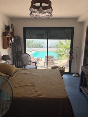 3 bedrooms, iron/ironing board, internet, bed sheets - The house is modern,  everything to make you feel comfortable. (Salon-de-Provence)