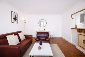 Living area - Appartement pres du parc Montsouris (Paris)