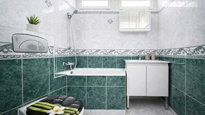 Free toiletries, hair dryer, towels, soap - Appartement pres du parc Montsouris (Paris)