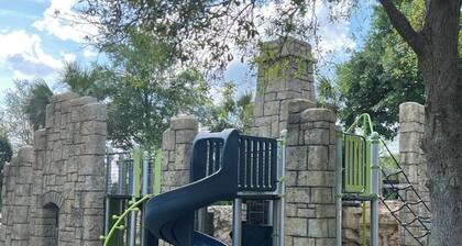 Home in a quiet Palm Coast neighborhood, close to Park & minutes from the beach