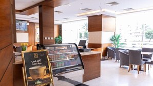 مطعم