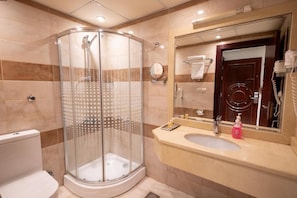 Deluxe Double Room | Bathroom - Wahat Al Rifaa Hotel Makkah (Makkah)