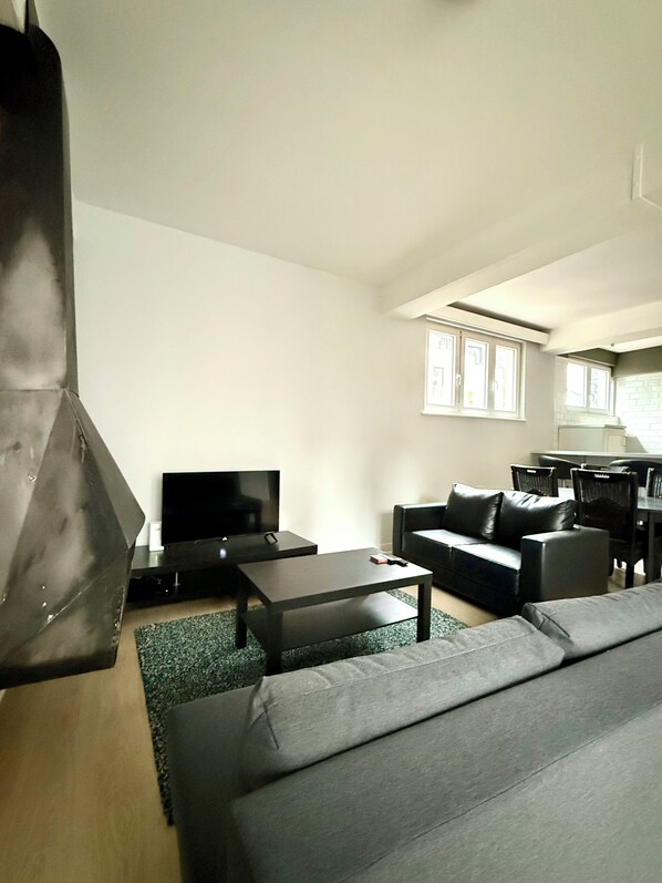 Apartment | Living area - 3 min to the Grand-Place (Brussels)