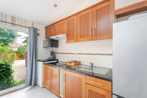 Private kitchen - Gîte Navacelles (Lavérune)