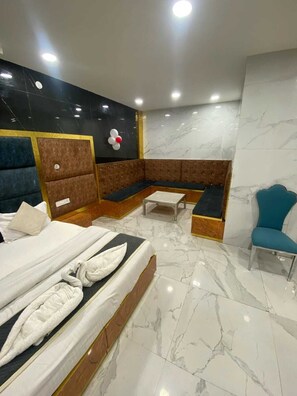 Basic Double Room - POOTH HAVELI (Delhi)