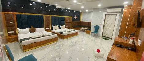 Premium bedding, desk, laptop workspace, free WiFi