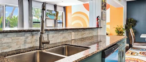 House, Multiple Beds, Kitchen, Pool View (Rainbow Falls House) | Private kitchen