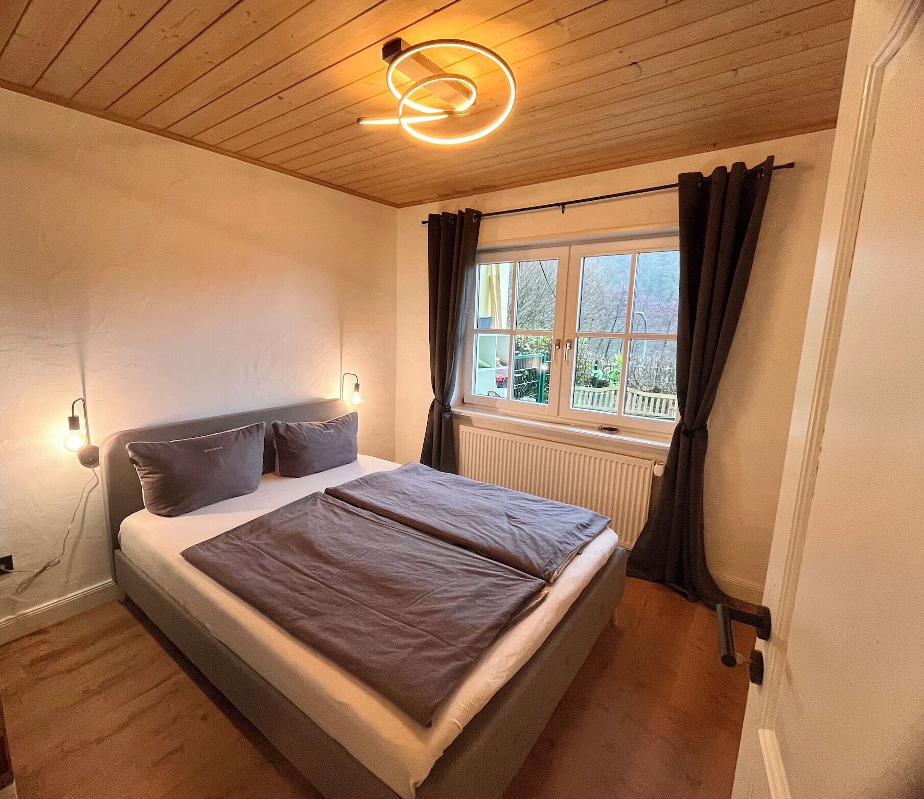 Strykejern/-brett, wi-fi og sengetøy