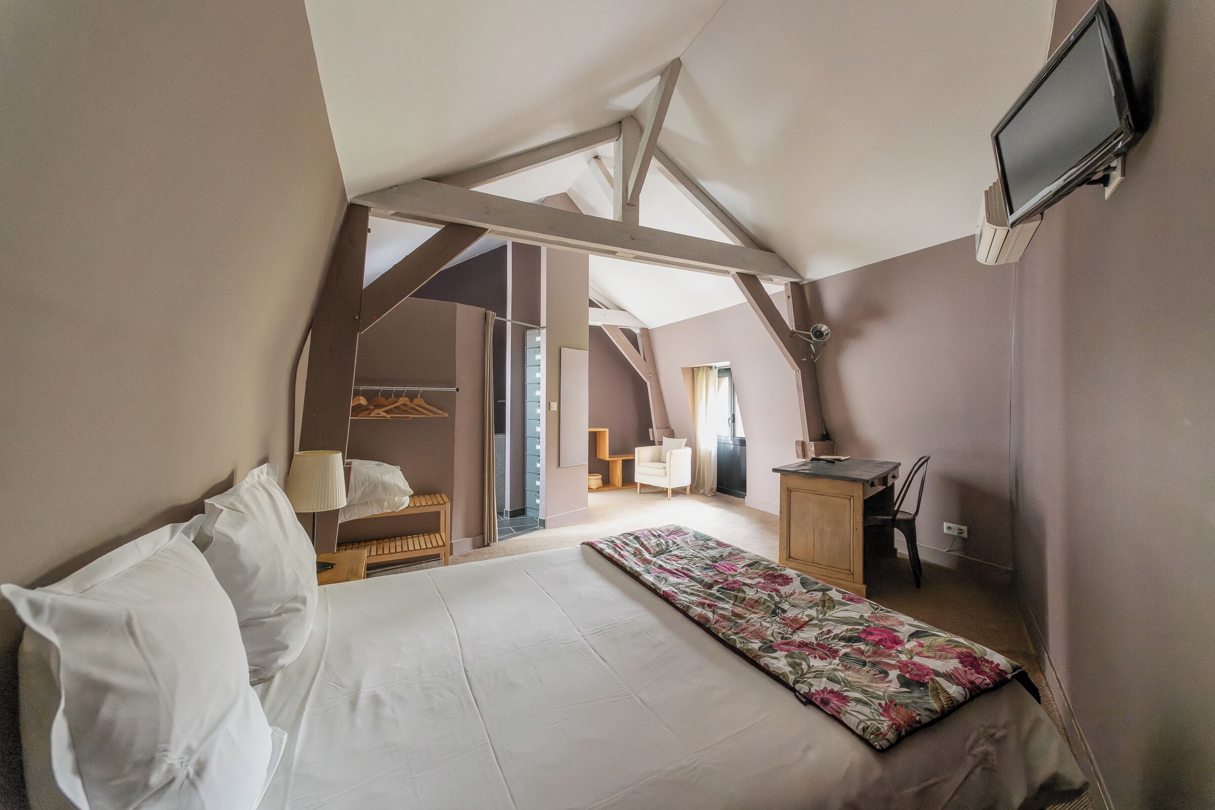 Chambre Double Confort | Bureau, espace de travail pour ordinateur portable, Wi-Fi gratuit