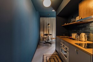 Apartment | Private kitchen - Regras Apartments & Garden A25 by Benefit Collection (Porto)