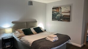 1 habitación y ropa de cama 