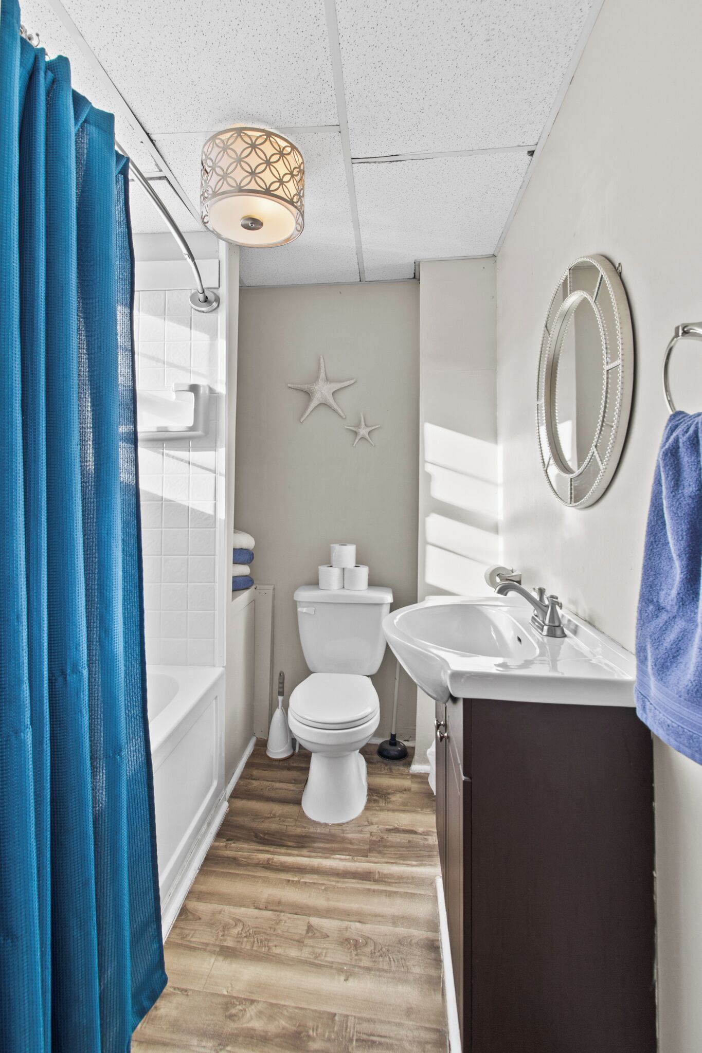 Handtücher, Seife, Toilettenpapier
