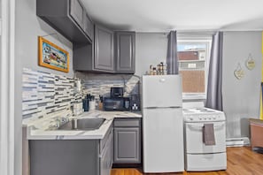 Private kitchen - The Row House Retreat | Suite B (St. John's)
