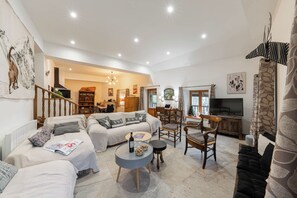 TV - Modern apartment at the gateway to Ecrins National Park (Le Monêtier-les-Bains)