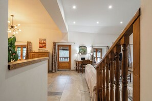 Interior - Modern apartment at the gateway to Ecrins National Park (Le Monêtier-les-Bains)