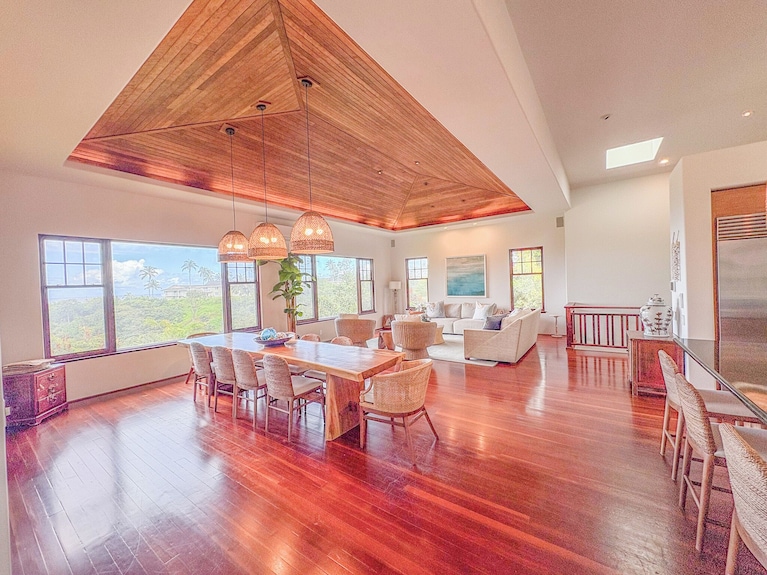 Kapiolani Ocean Villa: Pool, Spa & Ac Sleeps 20+ - Kauai