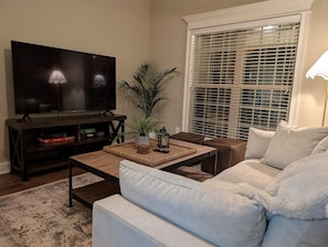 Smart TV, books - Cozy, private home near Robins AFB and Perry! (Bonaire)